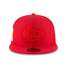 Load image into Gallery viewer, New Era Kansas City Chiefs Red 2018 NFL Sideline Color Rush Official 9FIFTY Snapback Adjustable Hat