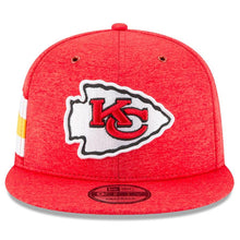 Load image into Gallery viewer, New Era Kansas City Chiefs Red 2018 NFL Sideline Home Official 9FIFTY Snapback Adjustable Hat