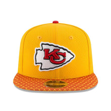Load image into Gallery viewer, New Era Kansas City Chiefs Gold 2017 Sideline Official 9FIFTY Snapback Hat
