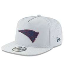 Load image into Gallery viewer, New Era New England Patriots Gray 2018 Training Camp Official Golfer Hat