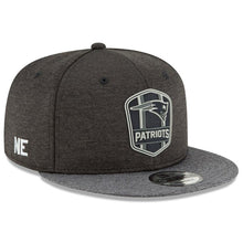 Load image into Gallery viewer, New Era New England Patriots Heather Black/Heather Charcoal 2018 NFL Sideline Road Black 9FIFTY Snapback Adjustable Hat