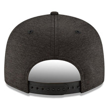 Load image into Gallery viewer, New Era New England Patriots Heather Black/Heather Charcoal 2018 NFL Sideline Road Black 9FIFTY Snapback Adjustable Hat