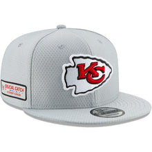 Load image into Gallery viewer, New Era Kansas City Chiefs Gray Crucial Catch 9FIFTY Snapback Adjustable Hat