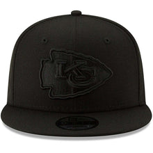 Load image into Gallery viewer, New Era Kansas City Chiefs Black Black On Black 9FIFTY Adjustable Hat