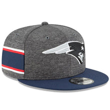 Load image into Gallery viewer, New Era New England Patriots Heather Gray/Navy 2018 NFL Sideline Home Graphite 9FIFTY Snapback Adjustable Hat